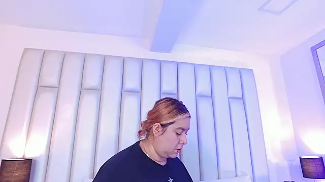 aandreaperez online show from 02/04/26, 01:06