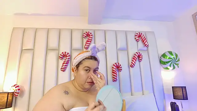 aandreaperez online show from 12/21/25, 11:45