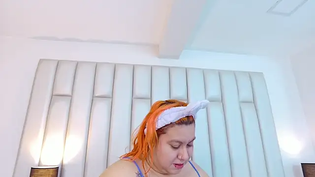 aandreaperez online show from 11/28/25, 11:54