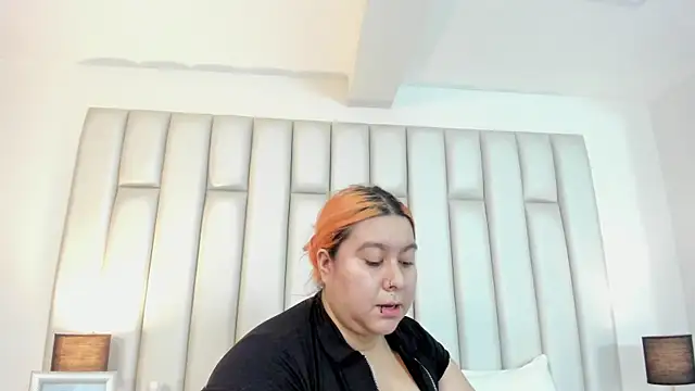 aandreaperez online show from 10/27/25, 11:44