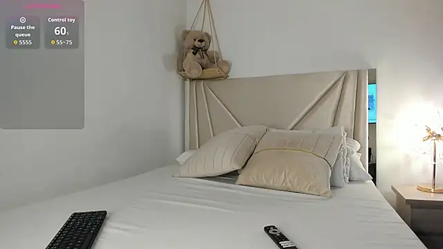 Snapshot of kylie_sexy2000 chatting on 01/14/26, 07:17 kylie sexy2000 online show from 01/14/26, 07:17