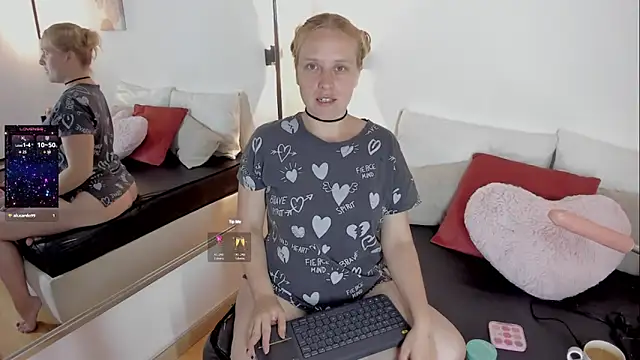 EmilySumer online show from 04/24/26, 04:03