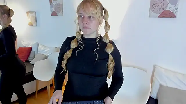 EmilySumer online show from 02/18/26, 11:56