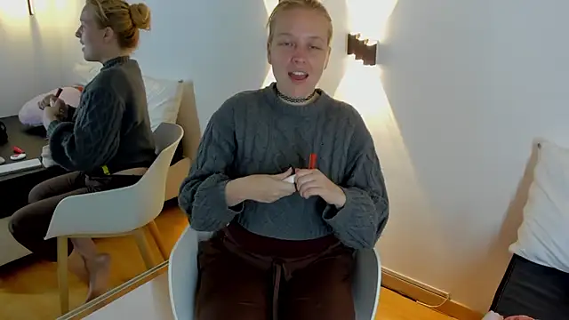 EmilySumer online show from 02/22/26, 01:13