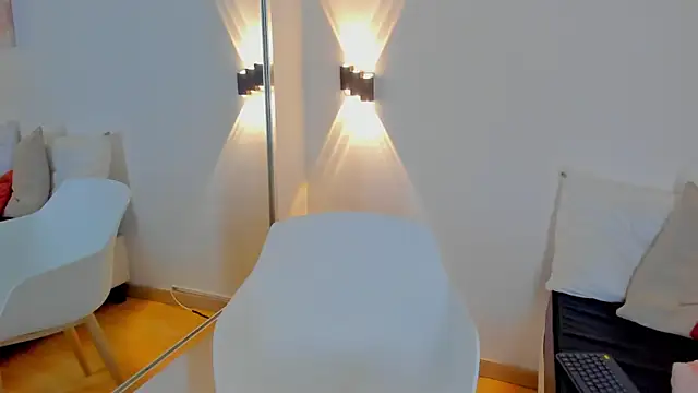 EmilySumer online show from 02/28/26, 07:57