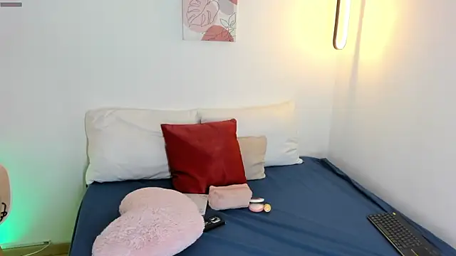 EmilySumer online show from 02/11/26, 11:48