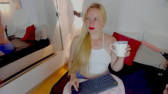 EmilySumer online show from 04/30/26, 04:30