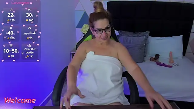 gisela27 online show from 04/15/26, 08:09