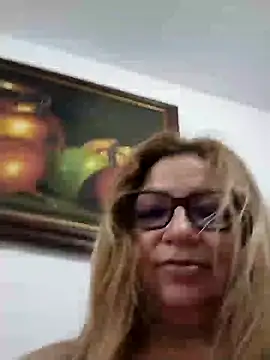 Snapshot of gisela27 chatting on 03/09/25, 11:35 gisela27 online show from 03/09/25, 11:35