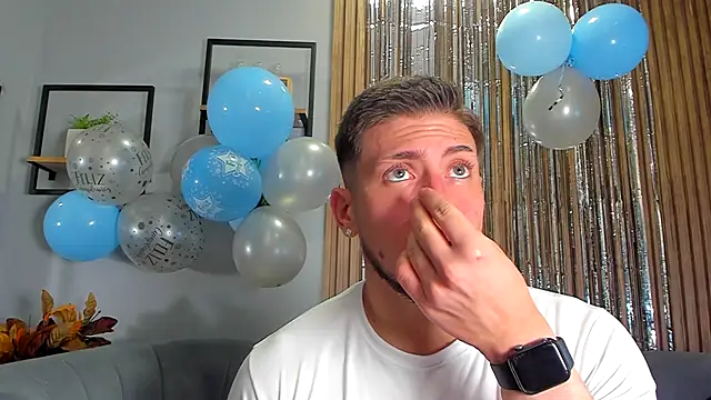 SebastianMaximoff online show from 12/17/25, 12:21