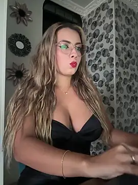 Snapshot of ValeriaHot69 chatting on 03/11/25, 10:53 ValeriaHot69 online show from 03/11/25, 10:53