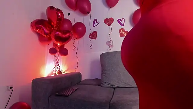 Snapshot of ale_cam chatting on 02/16/25, 11:06 ale cam online show from 02/16/25, 11:06
