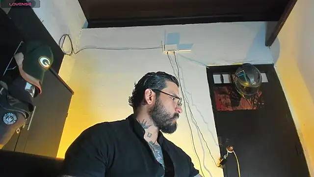 CamiloGray  online show from 12/22/25, 02:50