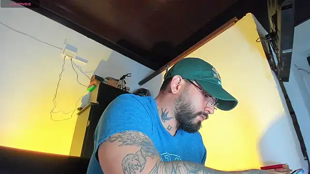 CamiloGray  online show from 10/04/25, 01:23