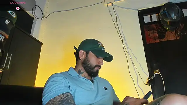 CamiloGray  online show from 12/17/25, 02:44