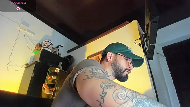 CamiloGray  online show from 09/26/25, 02:13