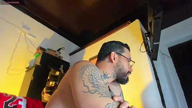 CamiloGray  online show from 10/05/25, 01:57