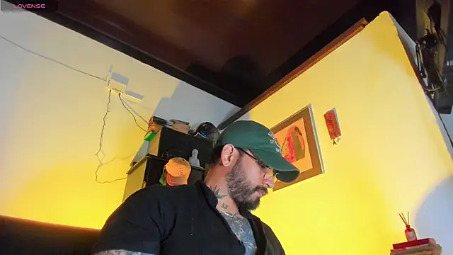 CamiloGray  online show from 11/17/25, 02:32