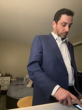 Snapshot of RomaLovesFamily chatting on 02/13/25, 08:24 RomaLovesFamily online show from 02/13/25, 08:24