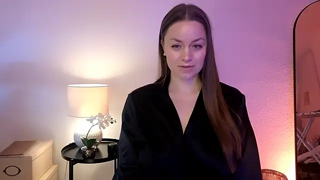 MilaFleur online show from 02/14/25, 09:24