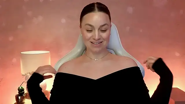 Snapshot of MilaFleur chatting on 02/15/26, 03:00 MilaFleur online show from 02/15/26, 03:00