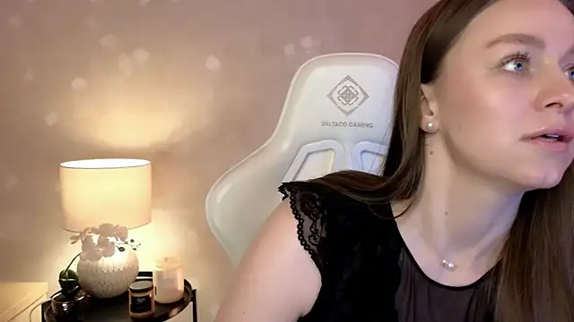 MilaFleur online show from 10/05/25, 02:08