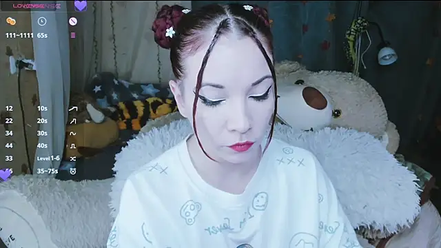 Snapshot of XNuka_Flower_LoverX chatting on 10/18/25, 06:54 XNuka Flower LoverX online show from 10/18/25, 06:54