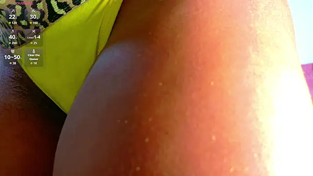 hornyhousekeeper  online show from 11/18/25, 12:52