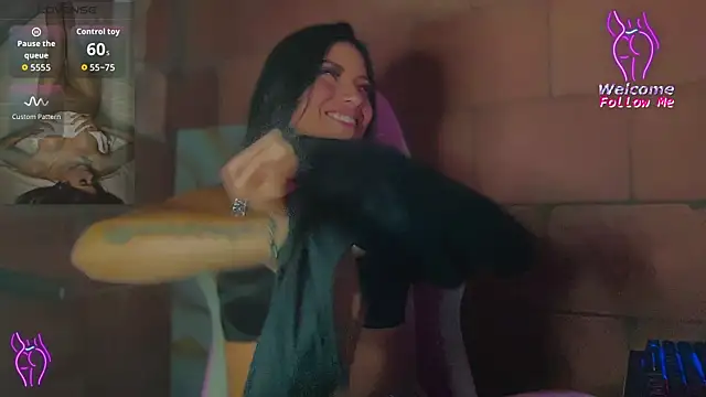 Snapshot of adda_mancini chatting on 10/21/25, 04:34 adda mancini online show from 10/21/25, 04:34