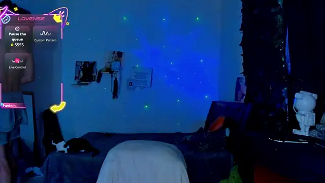 Snapshot of sweetvond_ chatting on 10/12/25, 04:08 sweetvond  online show from 10/12/25, 04:08