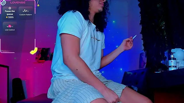 Snapshot of sweetvond_ chatting on 10/16/25, 11:02 sweetvond  online show from 10/16/25, 11:02