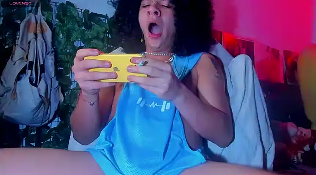 Snapshot of sweetvond_ chatting on 03/04/25, 05:21 sweetvond  online show from 03/04/25, 05:21