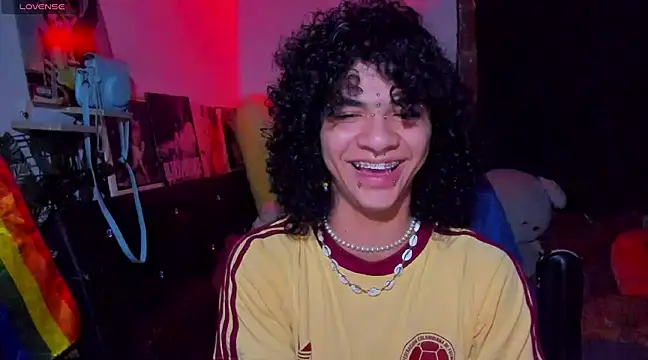 Snapshot of sweetvond_ chatting on 02/11/25, 03:50 sweetvond  online show from 02/11/25, 03:50