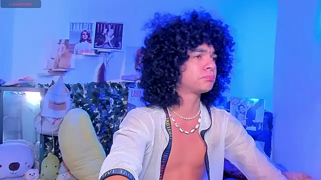 Snapshot of sweetvond_ chatting on 12/16/24, 02:27 sweetvond  online show from 12/16/24, 02:27