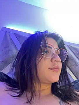 Snapshot of cutesarah_ chatting on 02/16/25, 03:47 cutesarah  online show from 02/16/25, 03:47