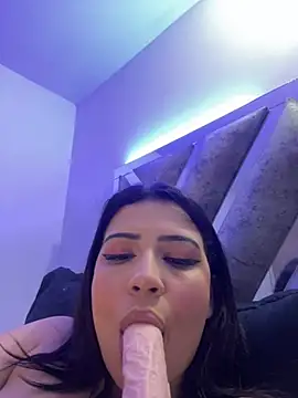 Snapshot of cutesarah_ chatting on 02/16/25, 12:41 cutesarah  online show from 02/16/25, 12:41