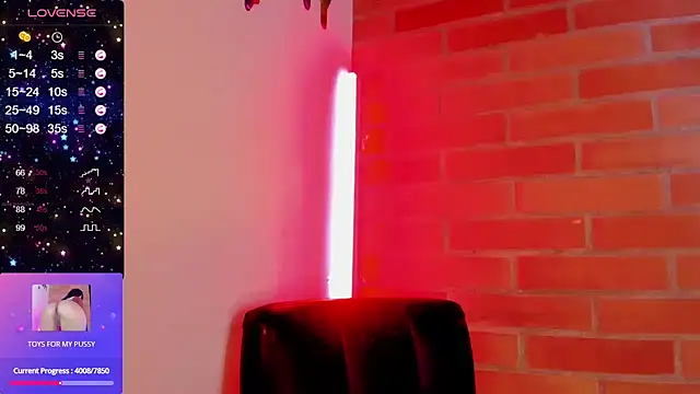 Snapshot of cutesarah_ chatting on 01/14/25, 11:48 cutesarah  online show from 01/14/25, 11:48