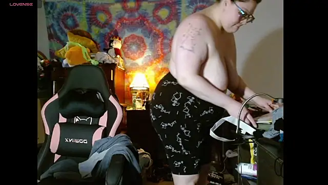 ItsBunniBabe online show from 10/30/25, 01:15
