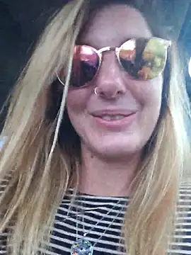 SheIsSomething online show from 11/16/25, 11:30