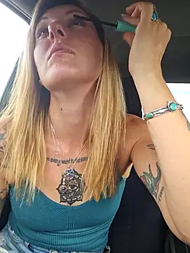 SheIsSomething online show from 09/26/25, 10:38