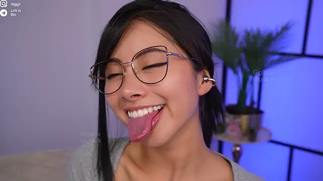 Gigi ohlala online show from 11/15/25, 12:47