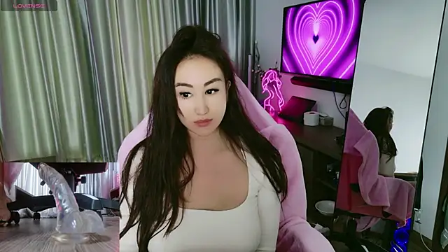 Snapshot of AsianQueens chatting on 10/30/25, 03:16 AsianQueens online show from 10/30/25, 03:16