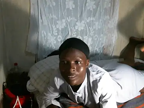 cute-shamza online show from 12/17/25, 05:40