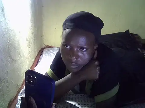 cute-shamza online show from 11/13/25, 04:55