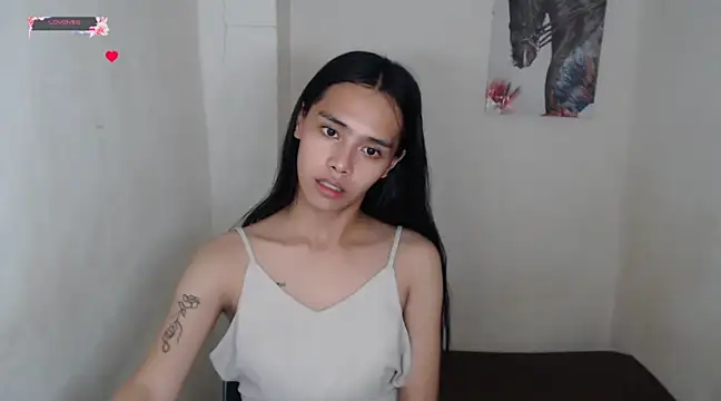 Snapshot of shecutie69 chatting on 02/23/25, 01:02 shecutie69 online show from 02/23/25, 01:02