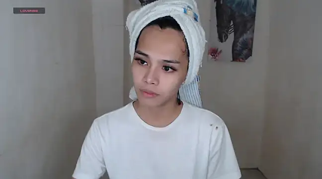 Snapshot of shecutie69 chatting on 03/08/25, 01:47 shecutie69 online show from 03/08/25, 01:47