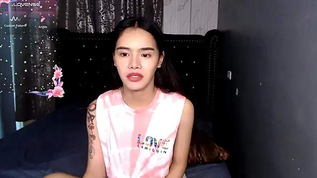 shecutie69 online show from 12/23/25, 02:22