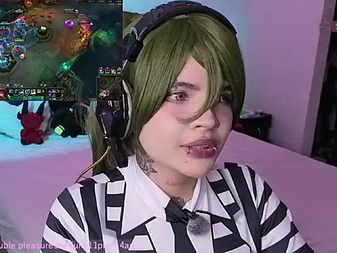 Snapshot of Noxarcane chatting on 10/10/25, 05:41 Noxarcane online show from 10/10/25, 05:41