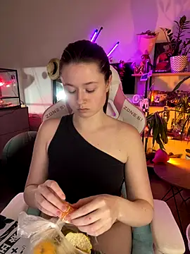 sweetest pie online show from 12/16/25, 05:28