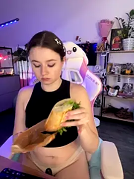 sweetest pie online show from 11/16/25, 08:08